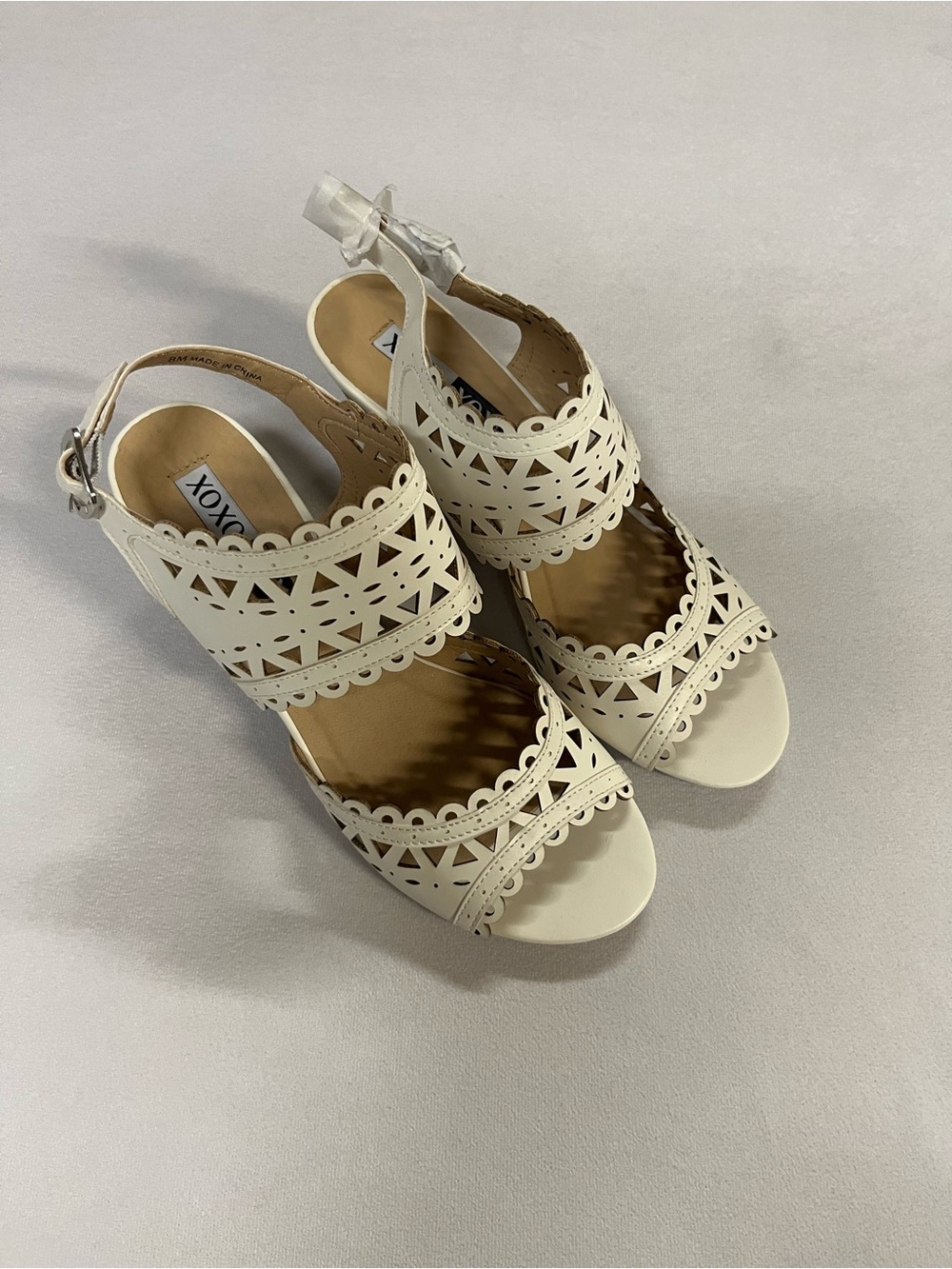 XOXO White Laser Cut Scalloped Wedge Sandals Sz 8 Boho Y2K Coquette Chic
